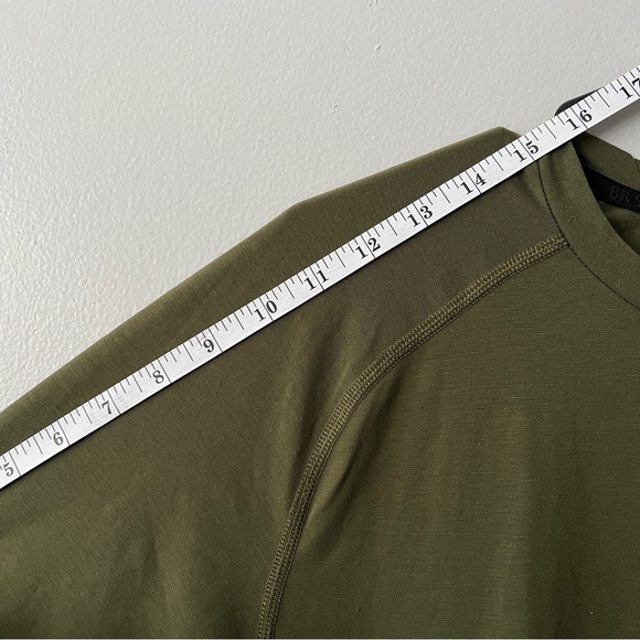 Banana Republic BR Sport Plain Army Green Tees T-shirt - Large - Picture 10 of 10